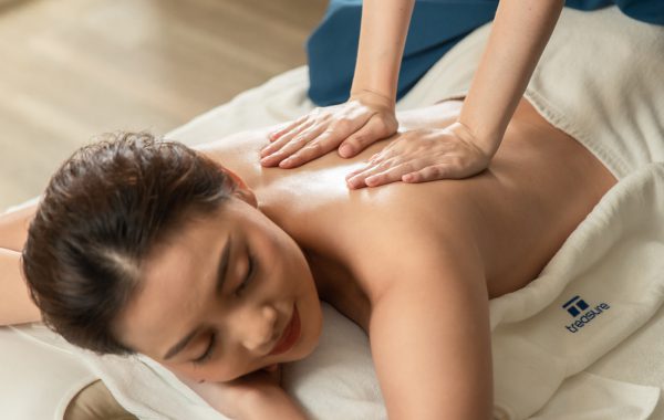 Aromatherapy massage treatment at,Treasure Spa