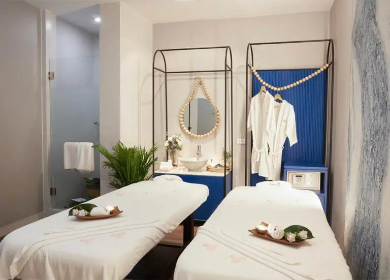 Treasure Spa Treatment Room For Couples With 2 Massage Tables