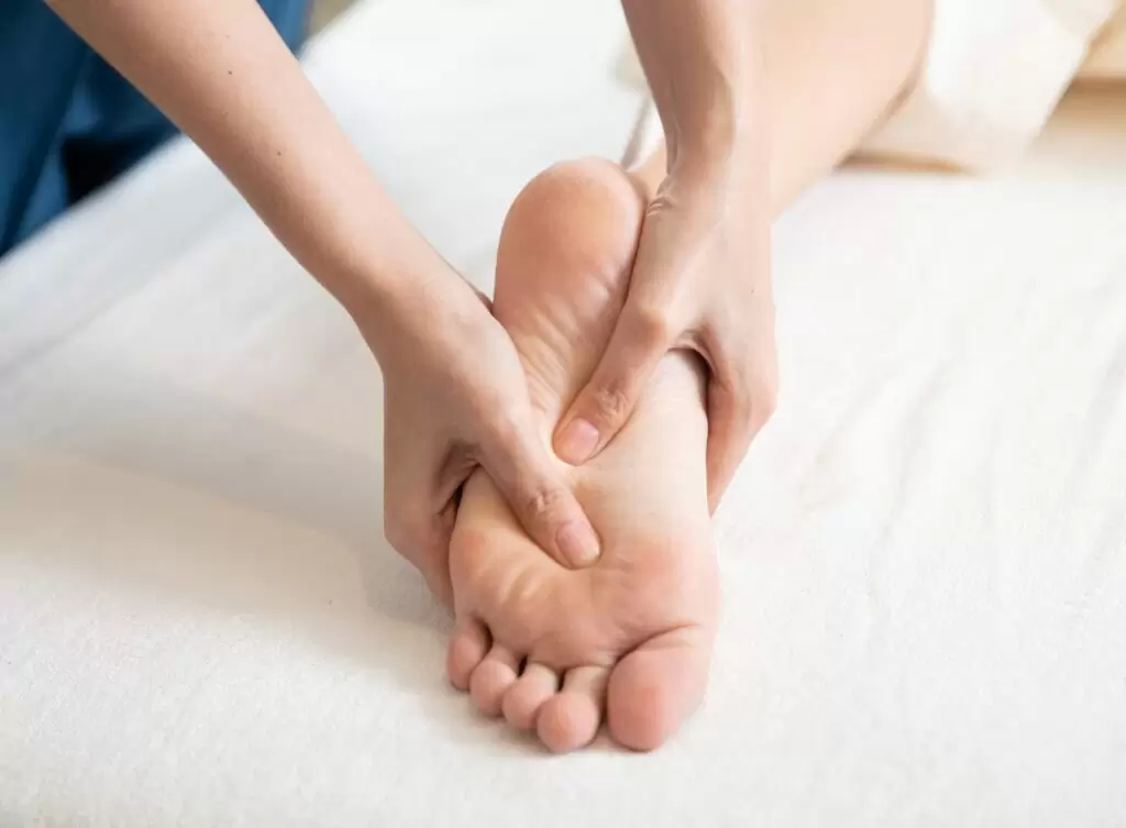 Foot massage Bangkok reflexology therapy Treasure Spa private room professional feet treatment pressure points